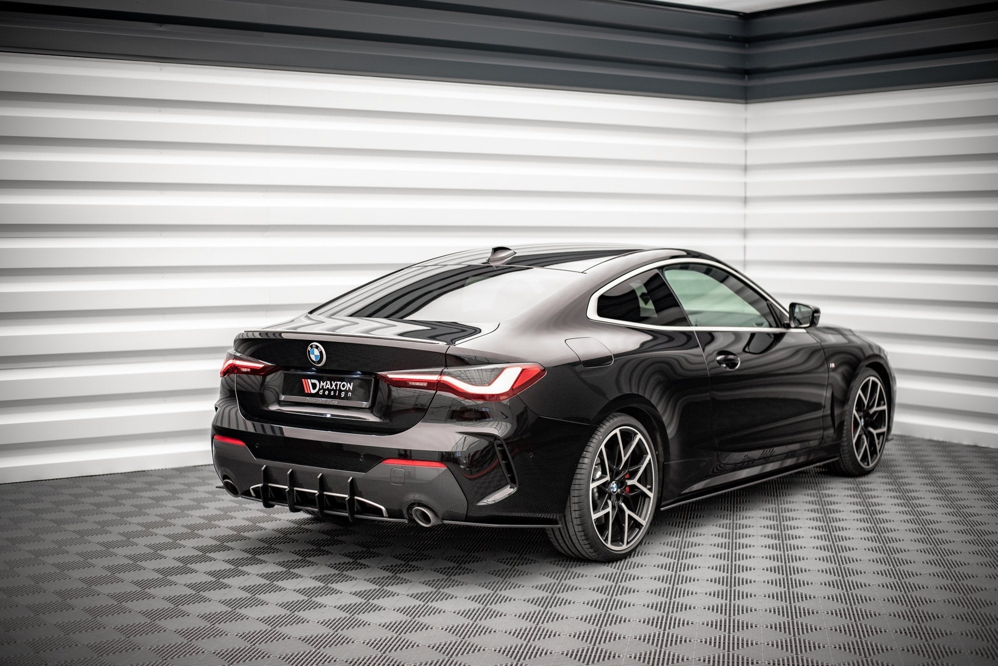 Maxton Design - Street Pro Heckschürze für BMW 4er M - Paket G22 / G23 / G22 Facelift / G23 Facelift - Aerowerk.