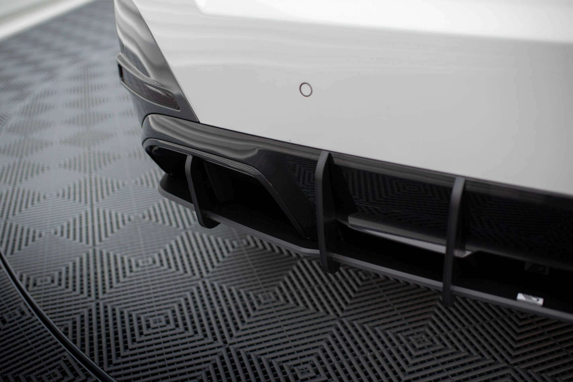 Maxton Design - Street Pro Heckschürze für BMW i4 M - Paket G26 - Aerowerk.