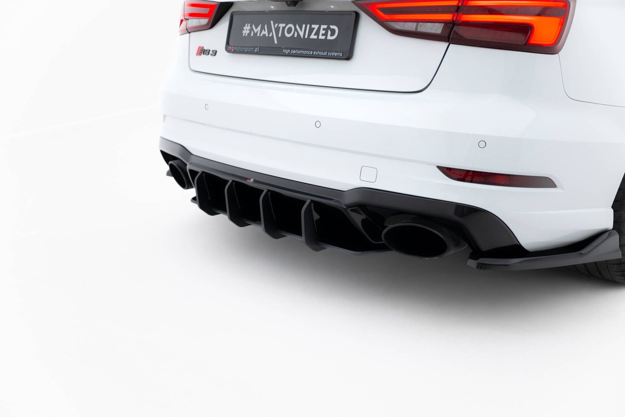 Maxton Design - Street Pro Heckschürze V.2 für Audi RS3 Limousine 8V Facelift - Aerowerk.