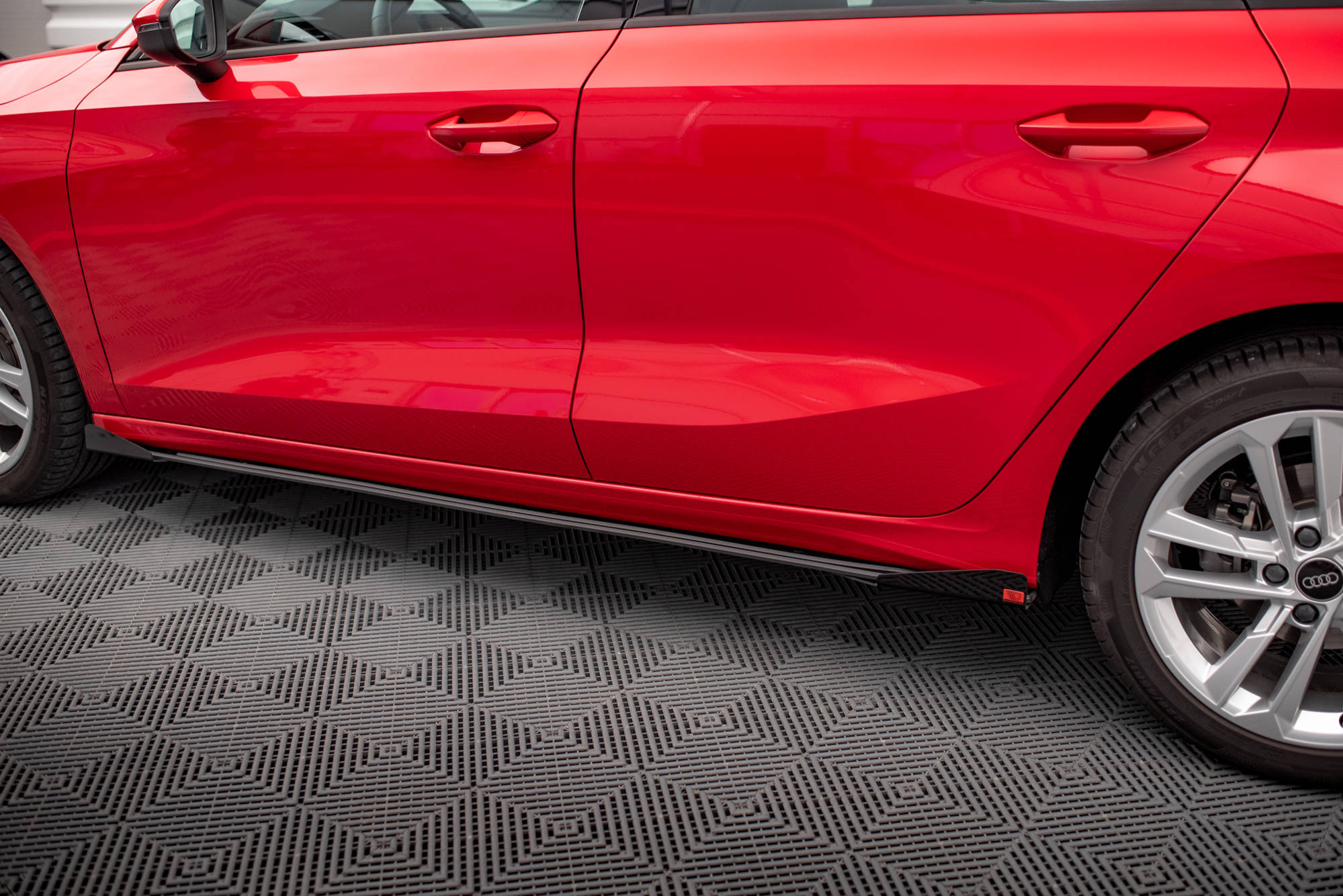 Maxton Design - Street Pro Seitenschweller Ansatz + Flaps für Audi A3 8Y - Aerowerk.