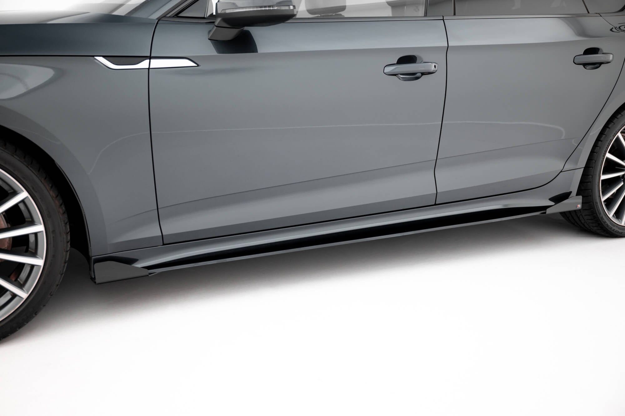 Maxton Design - Street Pro Seitenschweller Ansatz + Flaps für Audi A5 Sportback F5 Facelift - Aerowerk.