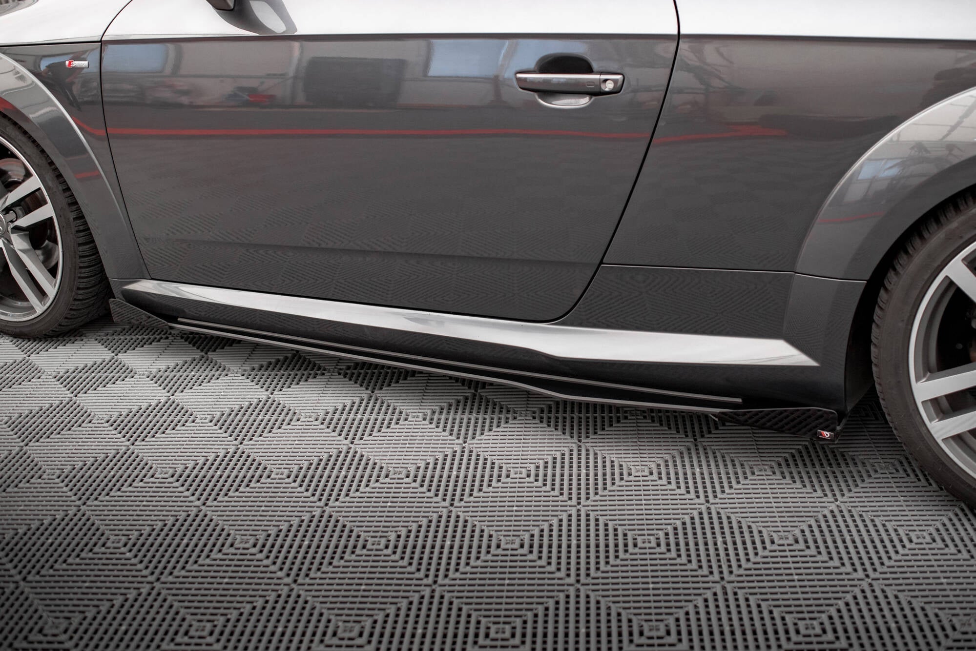 Maxton Design - Street Pro Seitenschweller Ansatz + Flaps für Audi TT S / S - Line 8S - Aerowerk.