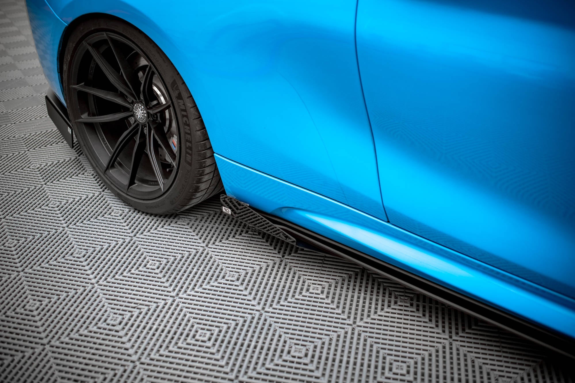 Maxton Design - Street Pro Seitenschweller Ansatz + Flaps für BMW M2 F87 - Aerowerk.