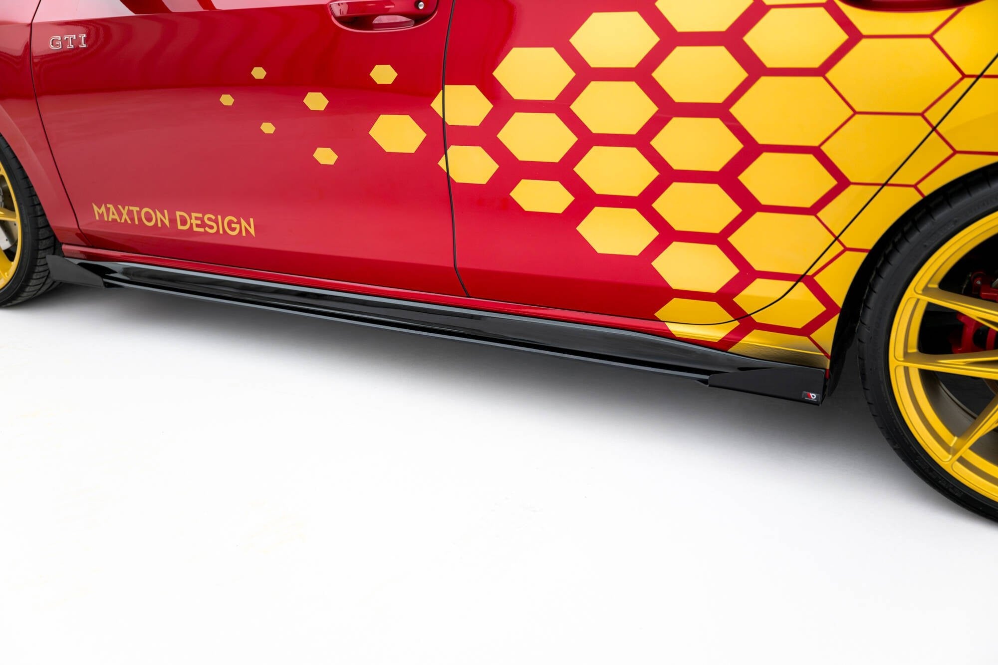 Maxton Design - Street Pro Seitenschweller Ansatz + Flaps für VW Golf GTI Clubsport Mk8 Facelift - Aerowerk.