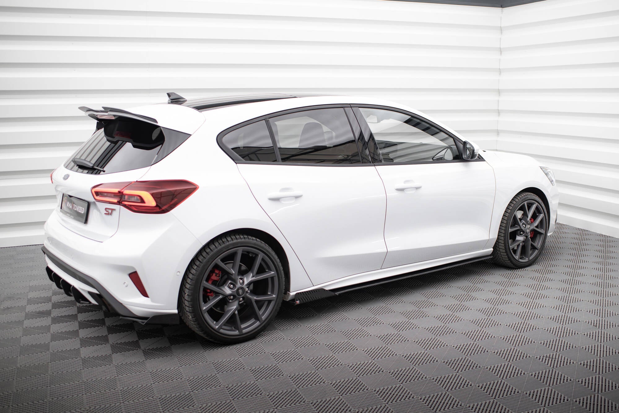Maxton Design - Street Pro Seitenschweller Ansatz für + Flaps Ford Focus ST / ST - Line Mk4 - Aerowerk.