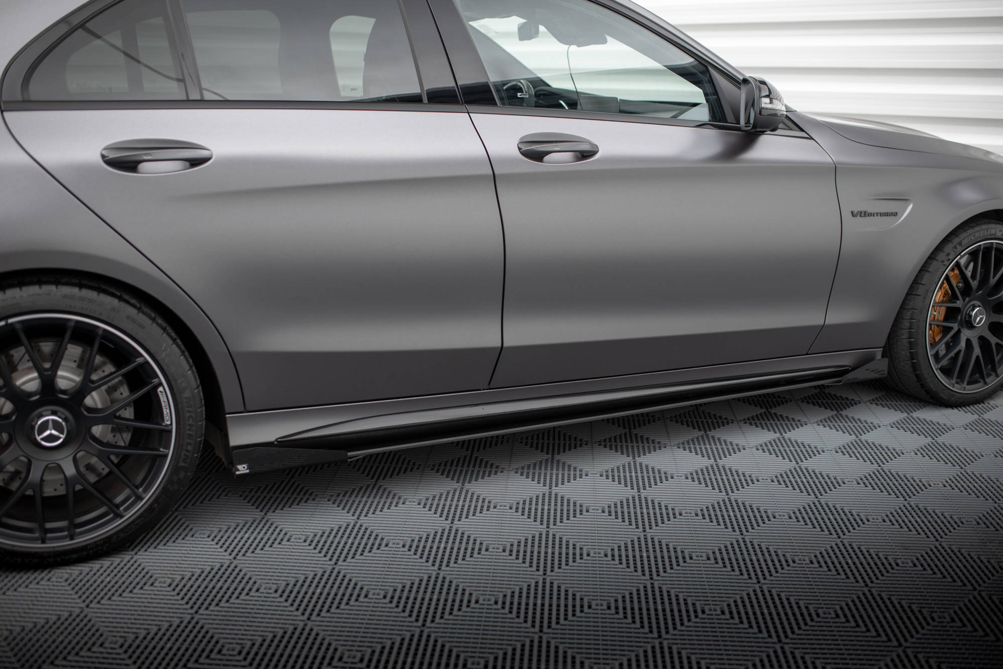 Maxton Design - Street Pro Seitenschweller Ansatz für + Flaps Mercedes - AMG C63 Limousine / Kombi W205 Facelift - Aerowerk.