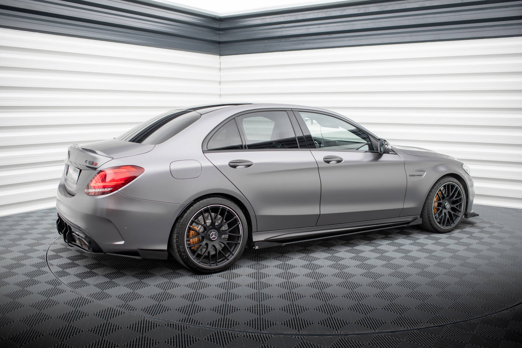 Maxton Design - Street Pro Seitenschweller Ansatz für + Flaps Mercedes - AMG C63 Limousine / Kombi W205 Facelift - Aerowerk.
