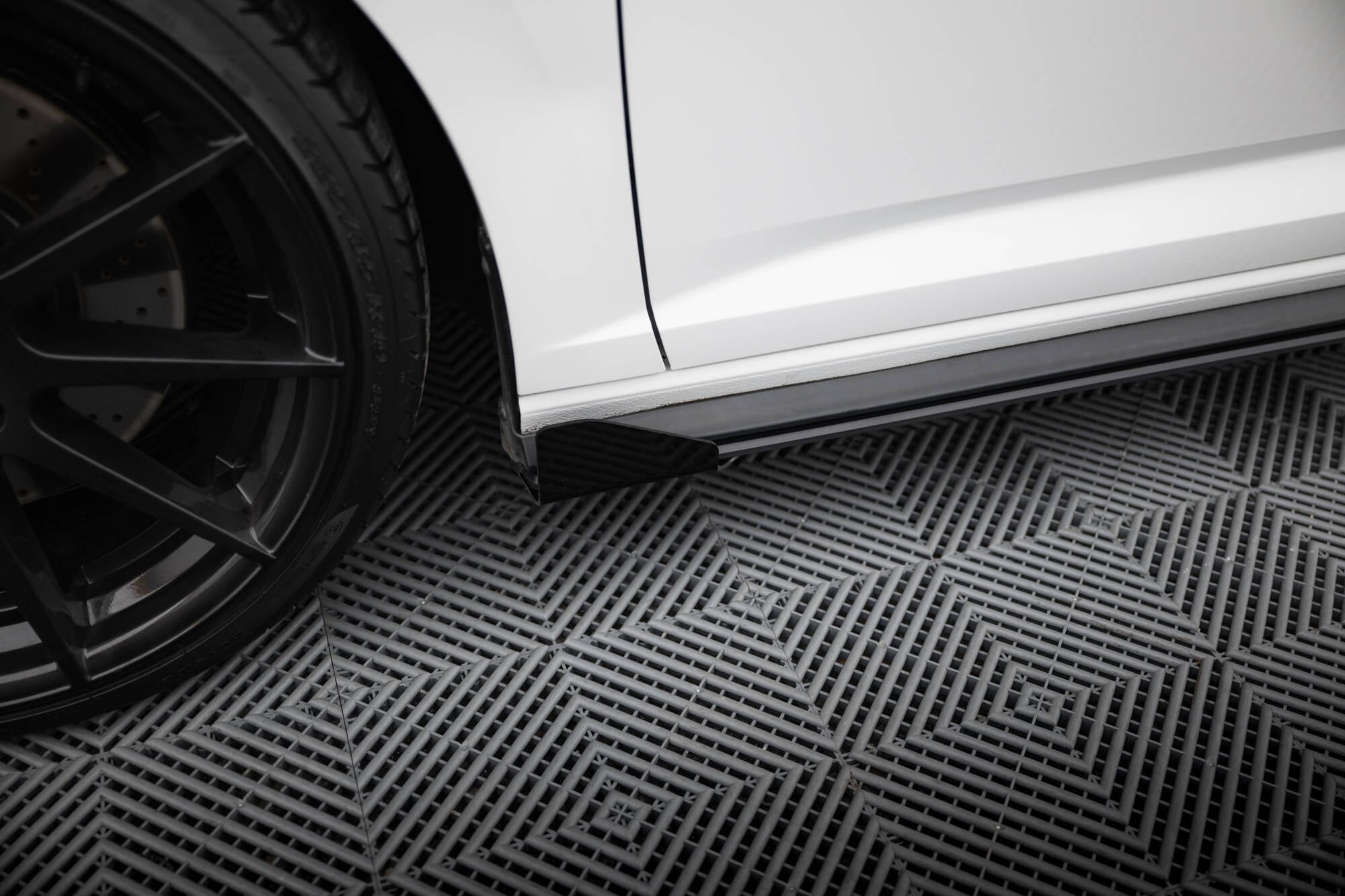 Maxton Design - Street Pro Seitenschweller Ansatz für + Flaps Volkswagen Jetta GLI Mk7 - Aerowerk.