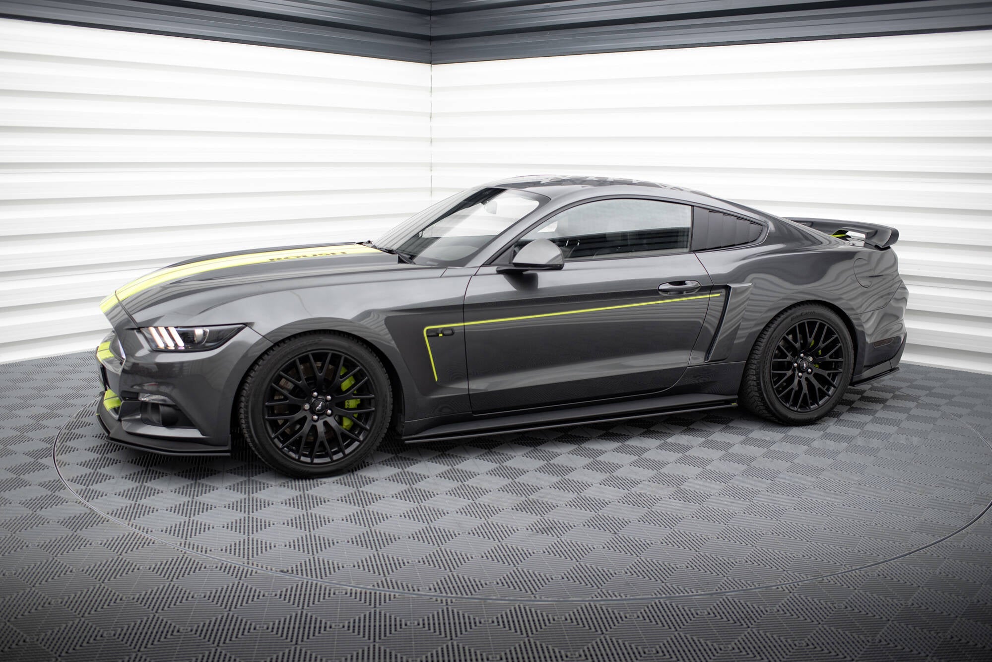 Maxton Design - Street Pro Seitenschweller Ansatz für Ford Mustang GT Mk6 - Aerowerk.