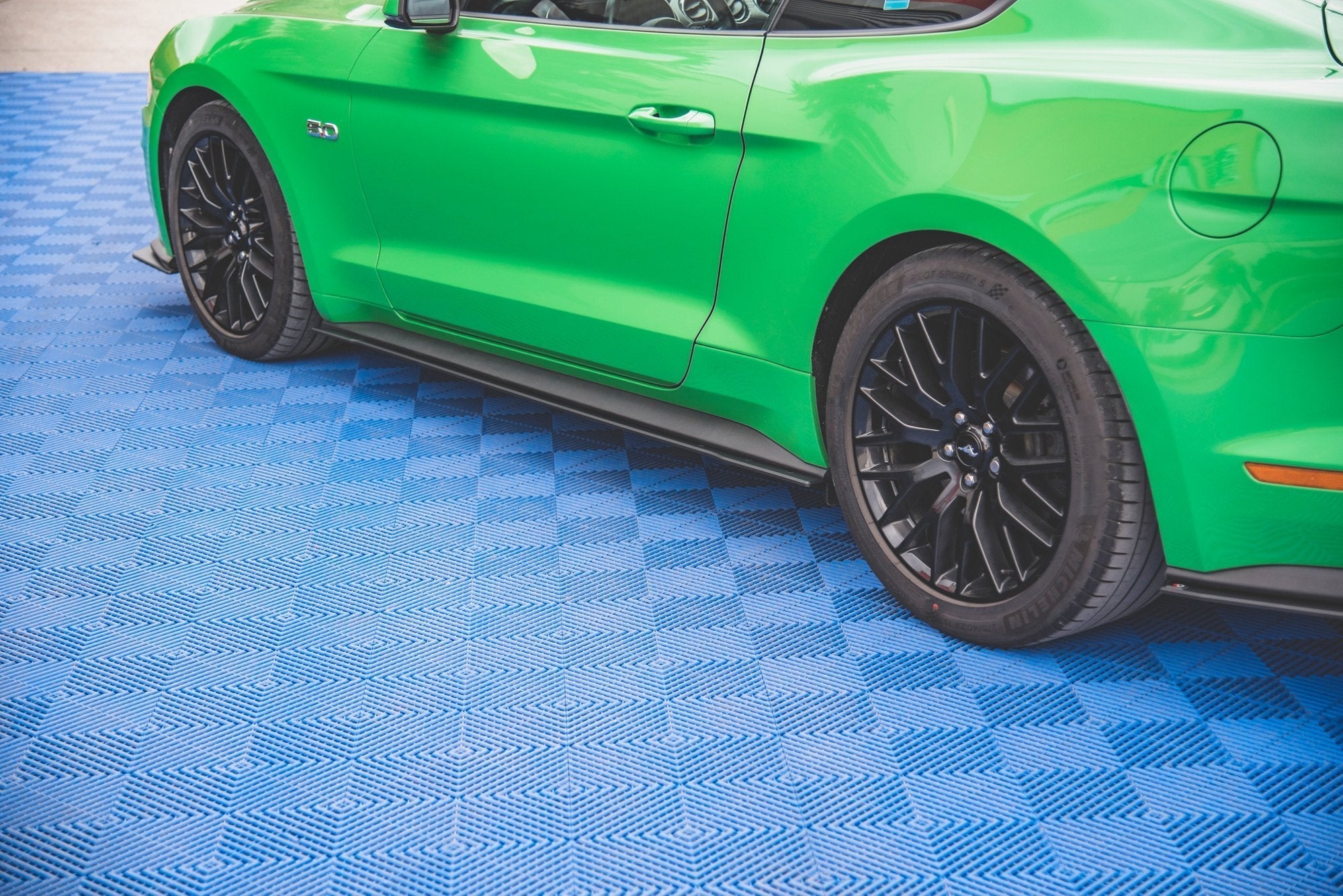 Maxton Design - Street Pro Seitenschweller V1 Ansatz für für Ford Mustang GT Mk6 Facelift - Aerowerk.